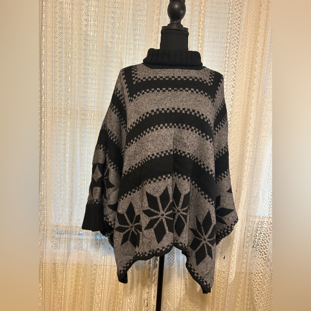 Black and Gray Poncho Sweater - Picture 3 of 5